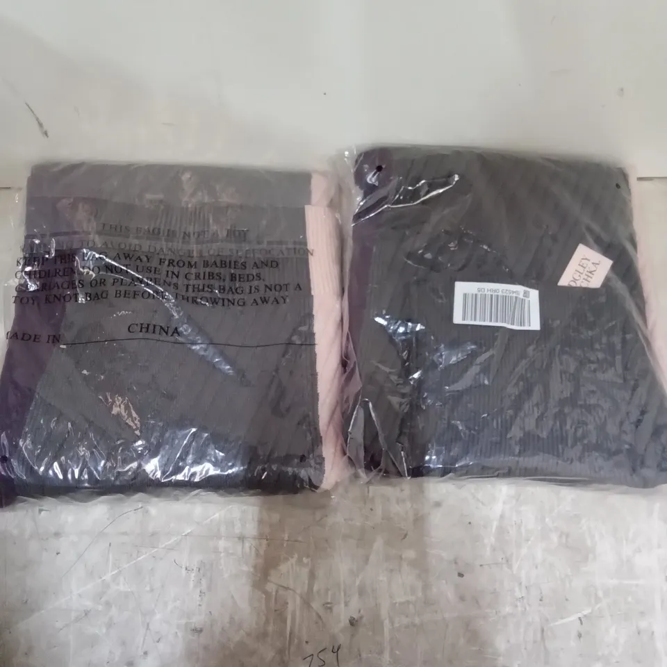 BOX OF 8 WOMENS BADGLEY MISCHKA 3 COLOUR JUMPERS (VARIOUS SIZES)