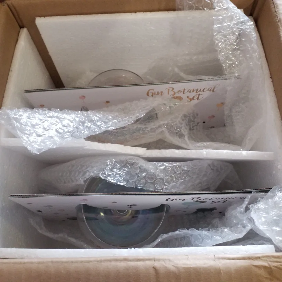 BOX CONTAINING 2 SAVE WATER DRINK GIN GLASSES