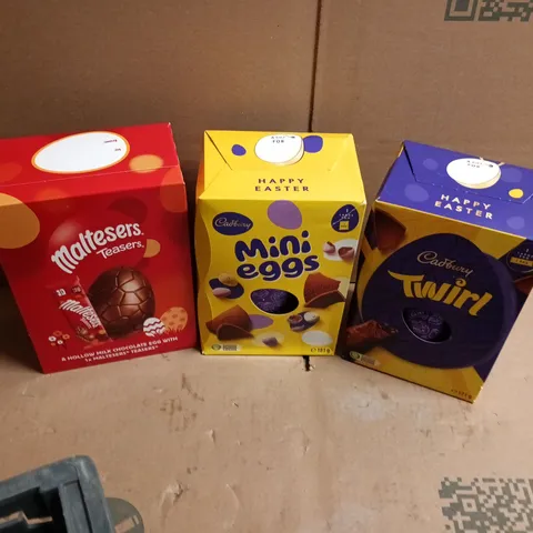 ASSORTMENT OF 4 EASTER EGGS 