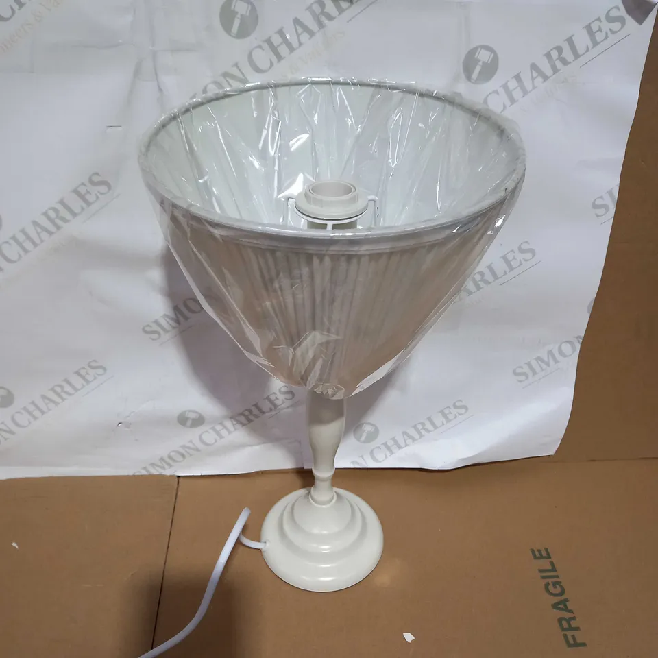 LAURA ASHLEY TABLE LAMP COMPLETE WITH SHADE
