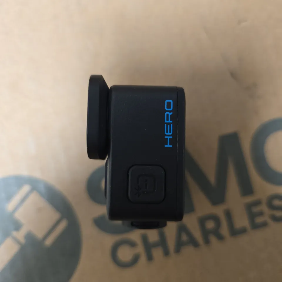 GOPRO HERO ACTION CAMERA WITH MOUNTING ACCESSORIES & USB-C CABLE