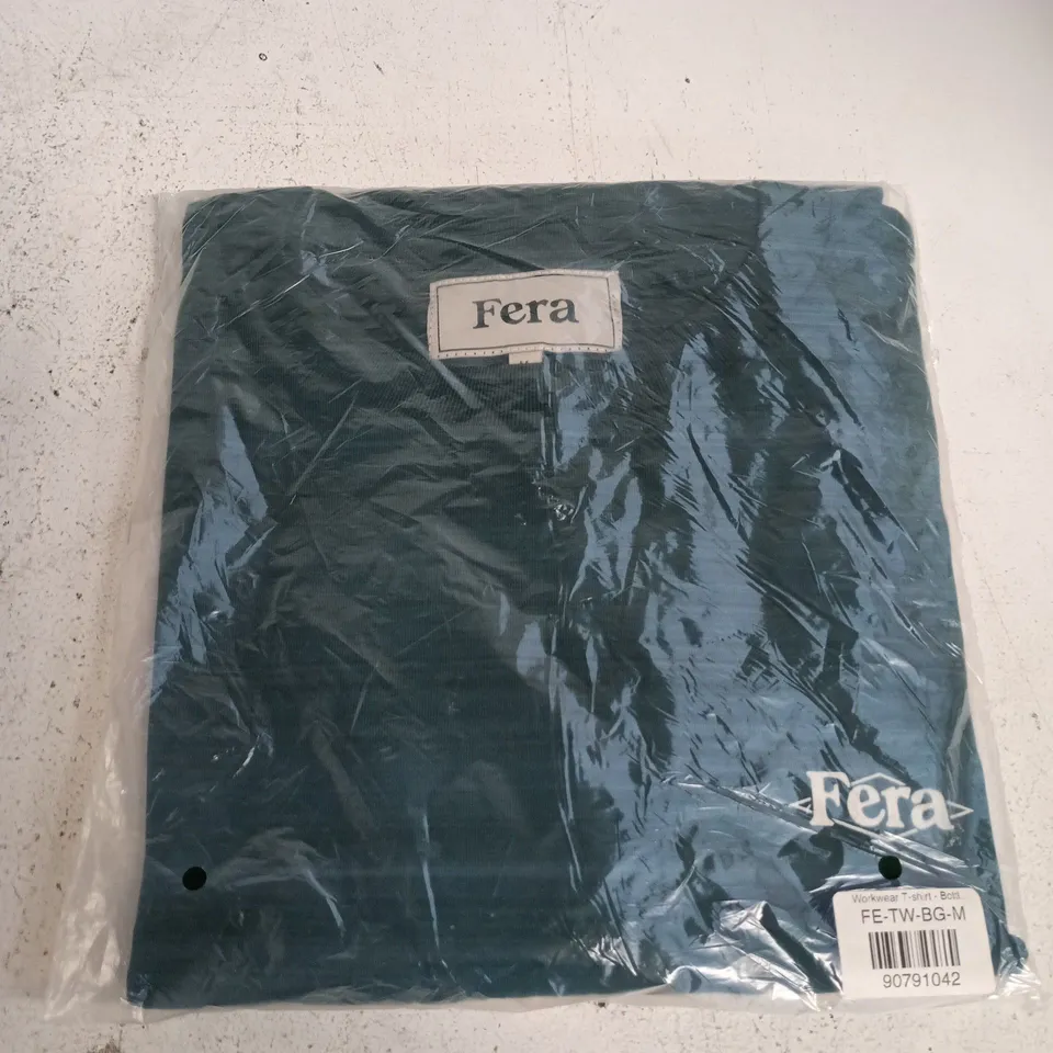 BAGGED FERA WORKWEAR TEE IN GREEN - MEDIUM