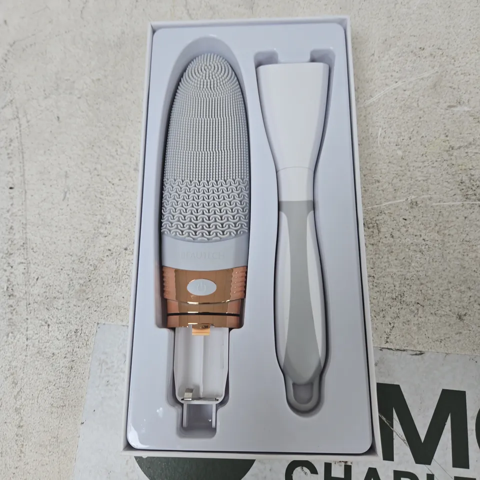BEAUTECH SILICONE BATH BRUSH WITH HANDLE – BOXED