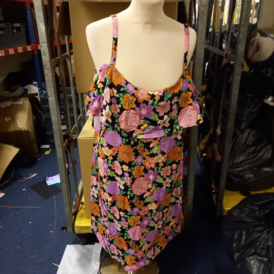 COLOURFUL FLORAL DRESS SIZE 18
