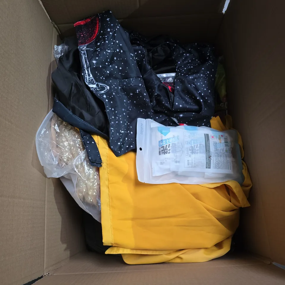 BOX OF APPROIXMATELY 15 ASSORTED CLOTHING ITEMS TO INCLUDE K POP DEMON HUNTERS T SHIRT, BROWN TRACKSUIT, SCARF, SOCKS ETC