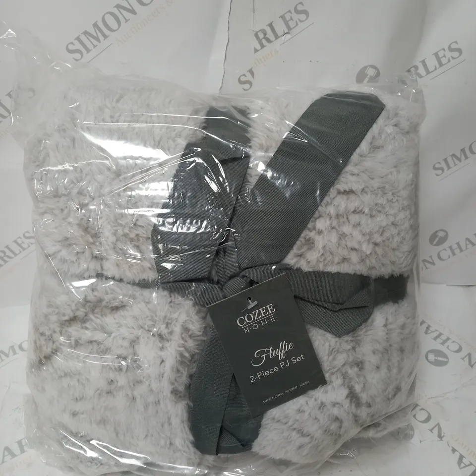 FLUFFY PAJAMA SET COZZEE HOME SIZE MEDIUM IN GREY 