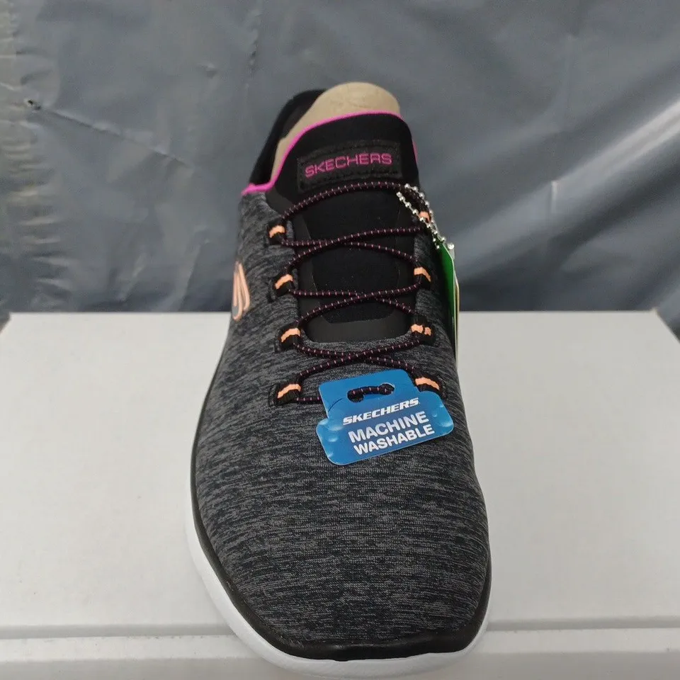 SKECHERS SUMMIT SLIP IN TRAINERS IN BLACK - SIZE 4