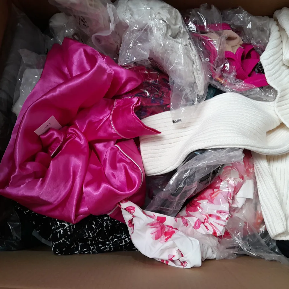 BOX OF APPROXIMATELY 15 ASSORTED ITEMS TO INCLUDE - DRESSES , JUMPERS , AND  T-SHIRTS ETC