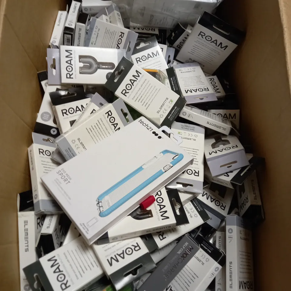 LOT OF APPROXIMATELY 50 SMARTPHONE ACCESSORIES TO INCLUDE HEADPHONE SPLITTERS, EARPHONES, UNIVERSAL CAR CHARGERS ETC