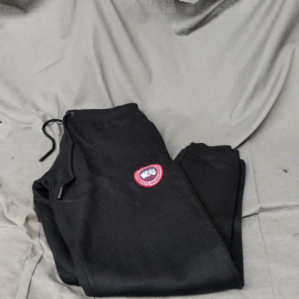 CANADA GOOSE BLACK SWEAT SUIT TOP AND BOTTOM SIZE MEDIUM WITH TAGS
