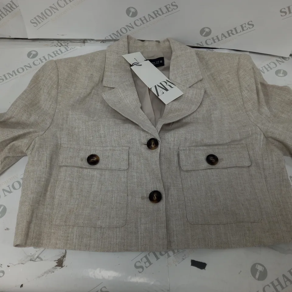 ZARA CROP BUTTON UP JACKET IN BEIGE - MEDIUM