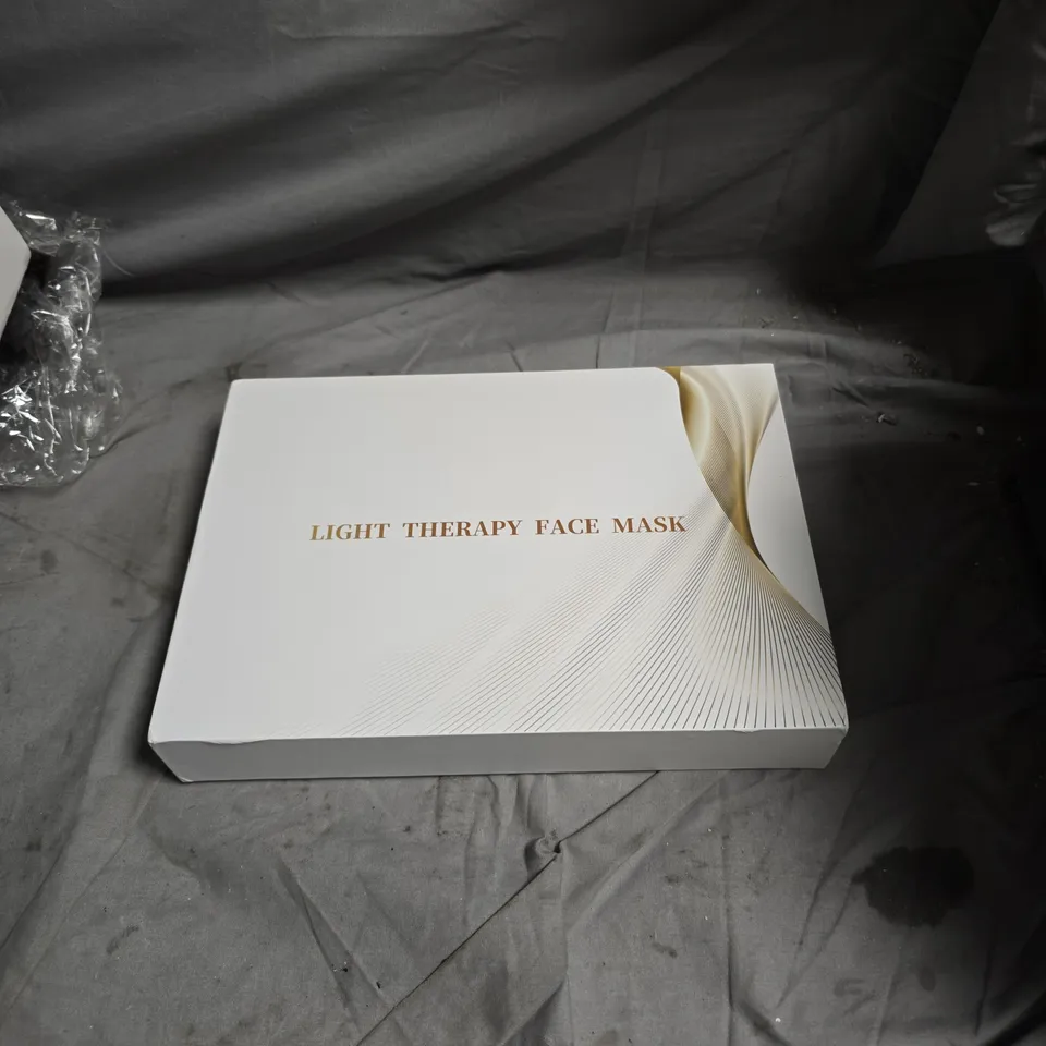 LIGHT THERAPY FACE MASK – BOXED