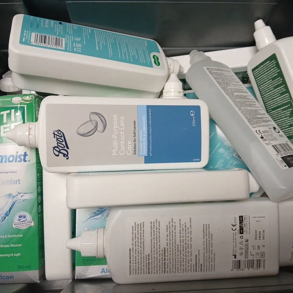 APPROXIMATELY 20 ASSORTED EYE SOLUTIONS TO INCLUDE SPECSAVERS EASYVISION, BOOTS MULTI-PURPOSE, RENU MULTI-PURPOSE EYE SOLUTION, ETC - COLLECTION ONLY