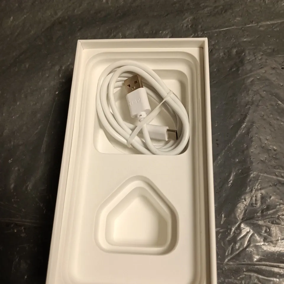 APPLE IPHONE XR SMARTPHONE – BLACK, BOXED WITH LIGHTNING CABLE 