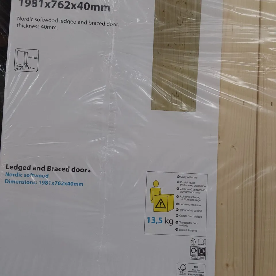 LEDGED & BRACED NORDIC SOFTWOOD DOOR 1981 × 762 × 40mm