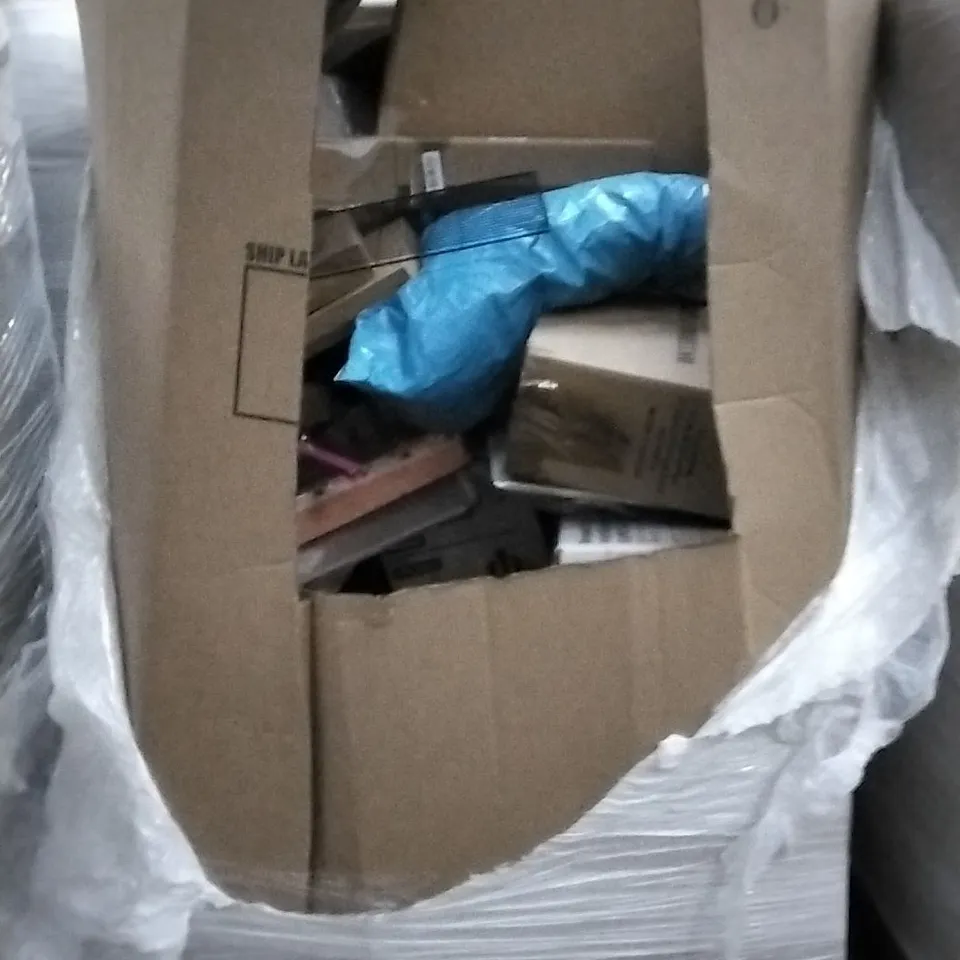 PALLET OF ASSORTED ITEMS INCLUDING FOOTSTOOL, CORREGATED PLASTIC BOXES, HEATED BLANKET, HIGH AIR MATTRESS AND CAT CARRIER