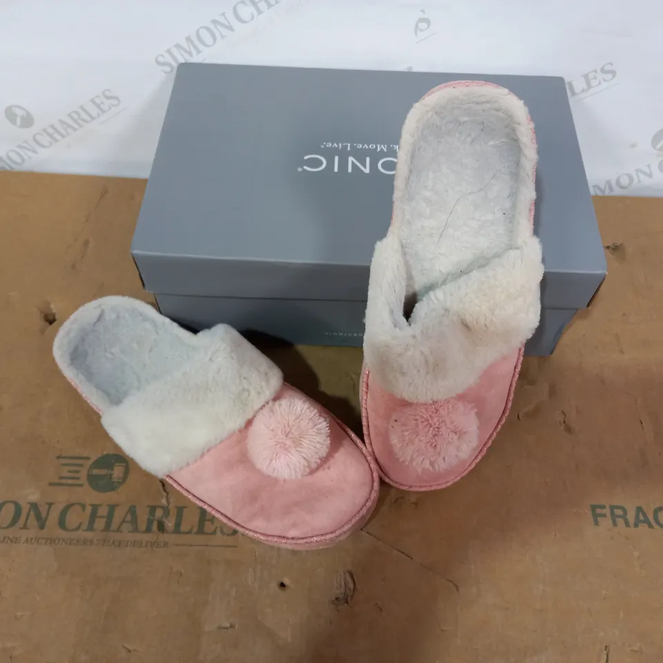 BOXED PAIR OF VIONIC- SIZE 6