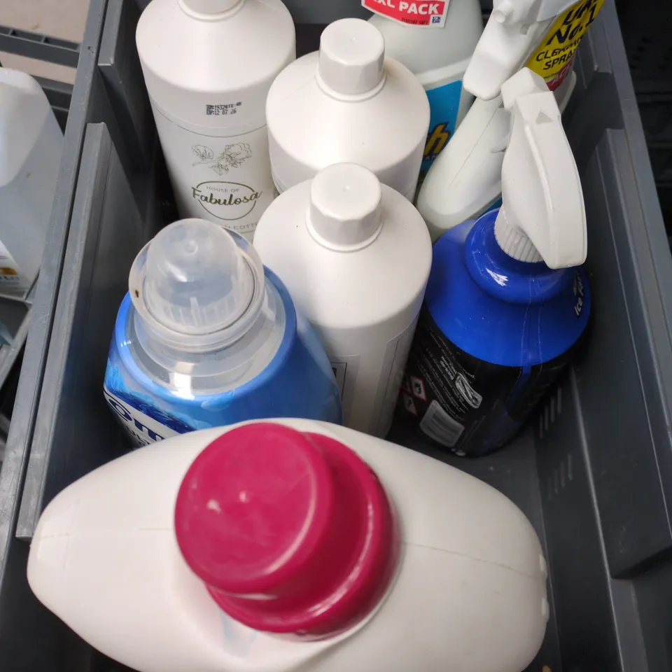 APPROXIMATELY 6 ASSORTED HOUSEHOLD PRODUCTS TO INCLUDE CLEANING SPRAY, FABRIC CONDITIONER ETC 