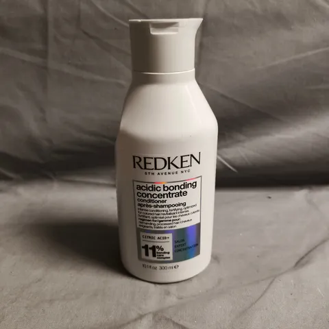 REDKEN ACIDIC BONDING CONCENTRATE CONDITIONER β 300 ML