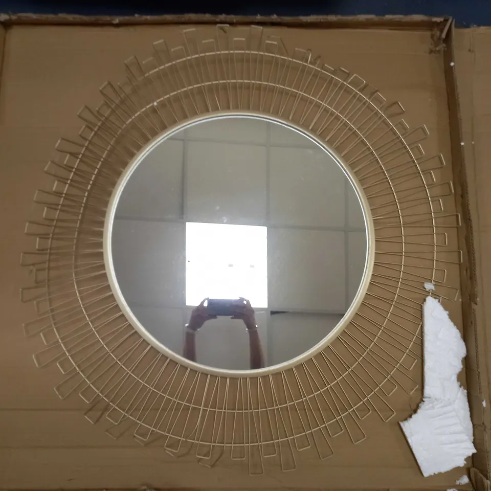 DESIGNER STYLE LARGE SPOKE MIRROR - GOLD EFFECT FINISH