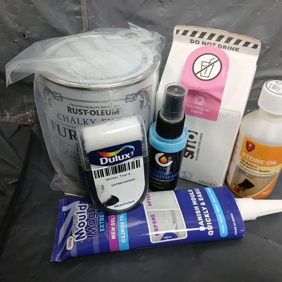 APPROXIMATELY 10 ASSORTED HOUSEHOLD ITEMS TO INCLUDE MAGIC MOULD, AKZONOBEL DULUX WINTER TEAL 4, RUST-OLEUM CHALKY FINISH FURNITURE PAINT, ETC - COLLECTION ONLY