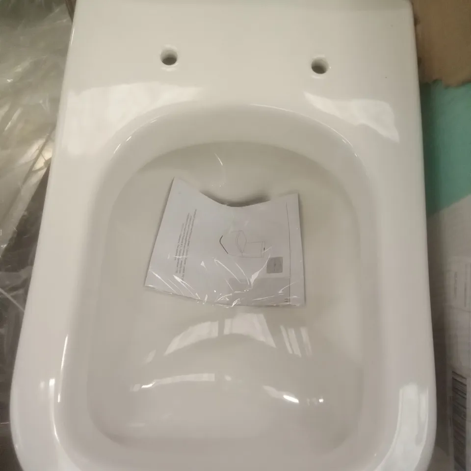 BOXED COOKE & LEWIS AFFINI CLOSE COUPLED TOILET 