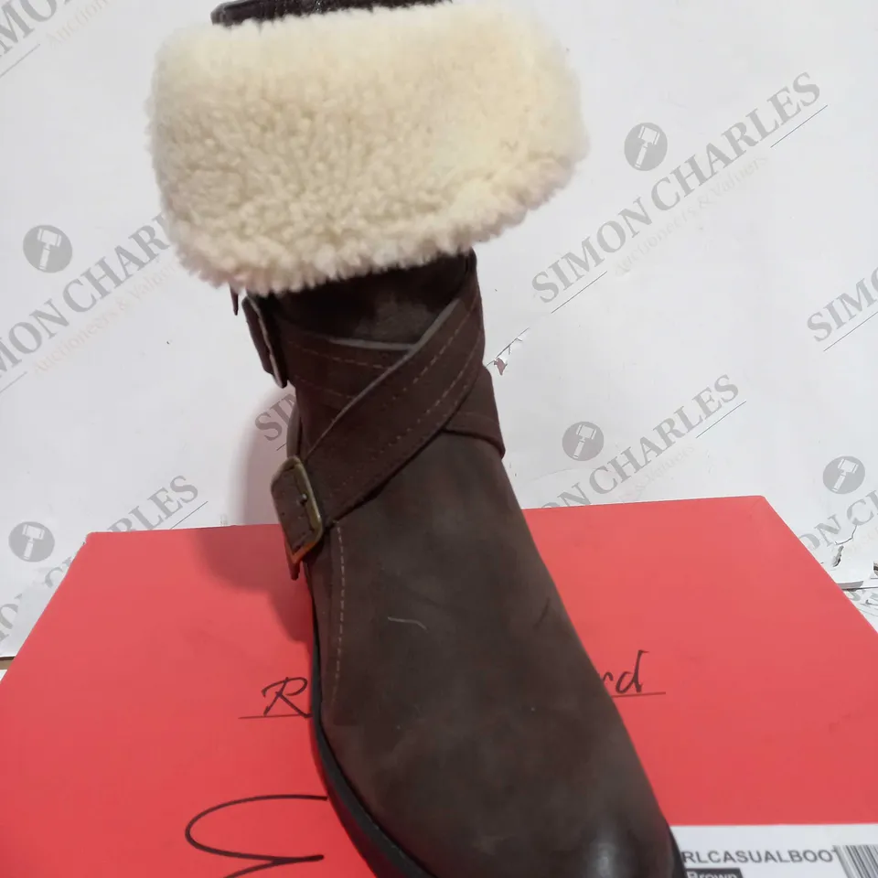 BOXED RUTH LANGSFORD CASUAL BOOTS, OAK - SIZE 4 