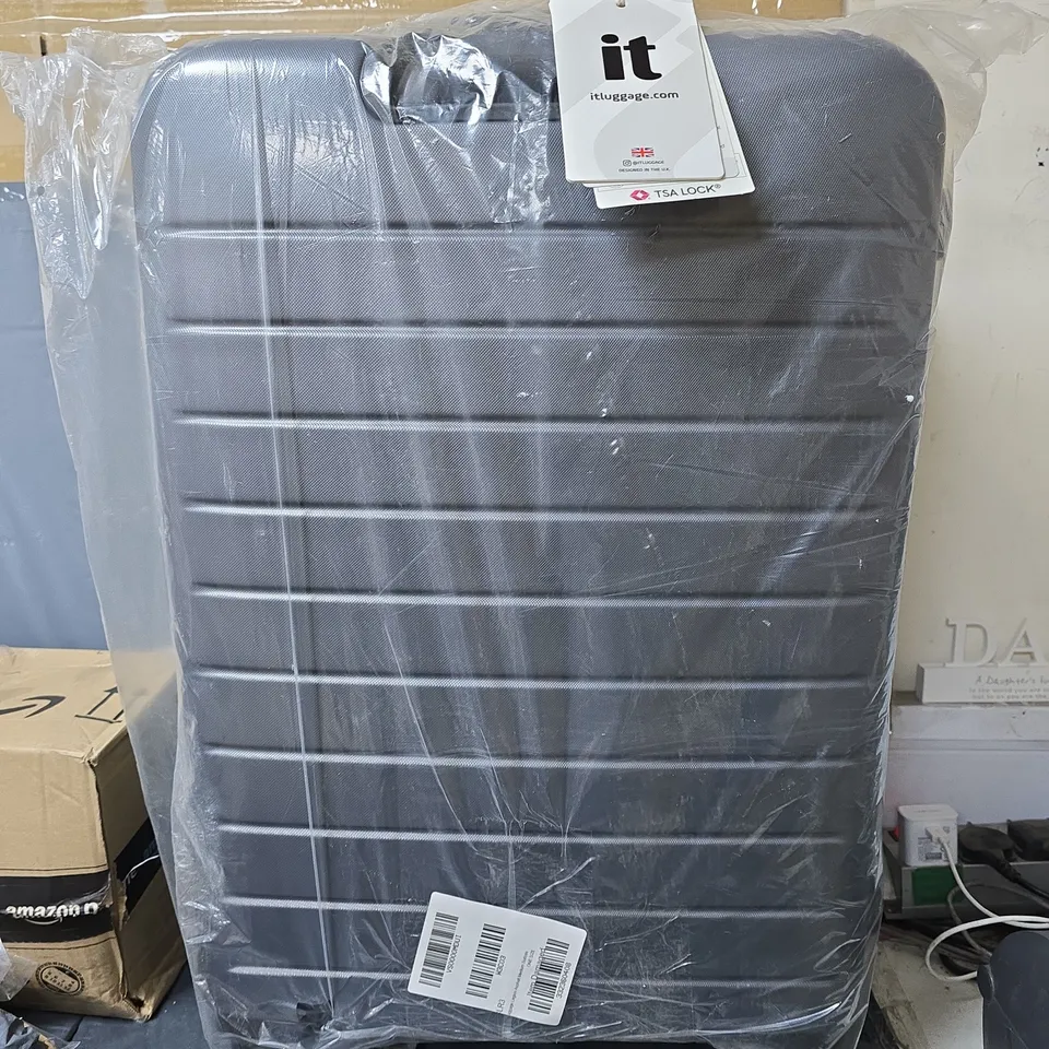 IT LUGGAGE LEGION SUITCASE - MEDIUM (ASPHALT)
