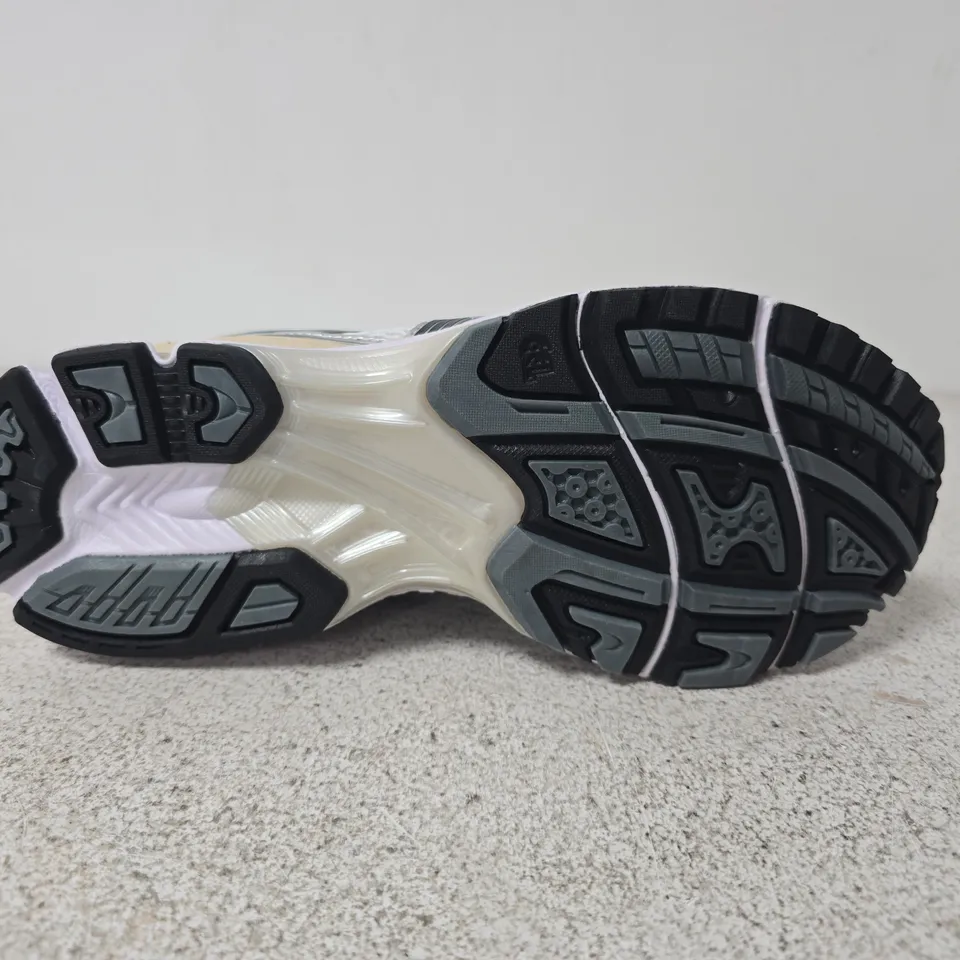 PAIR OF ASICS RUNNING SHOES – SILVER - UK SIZE 7