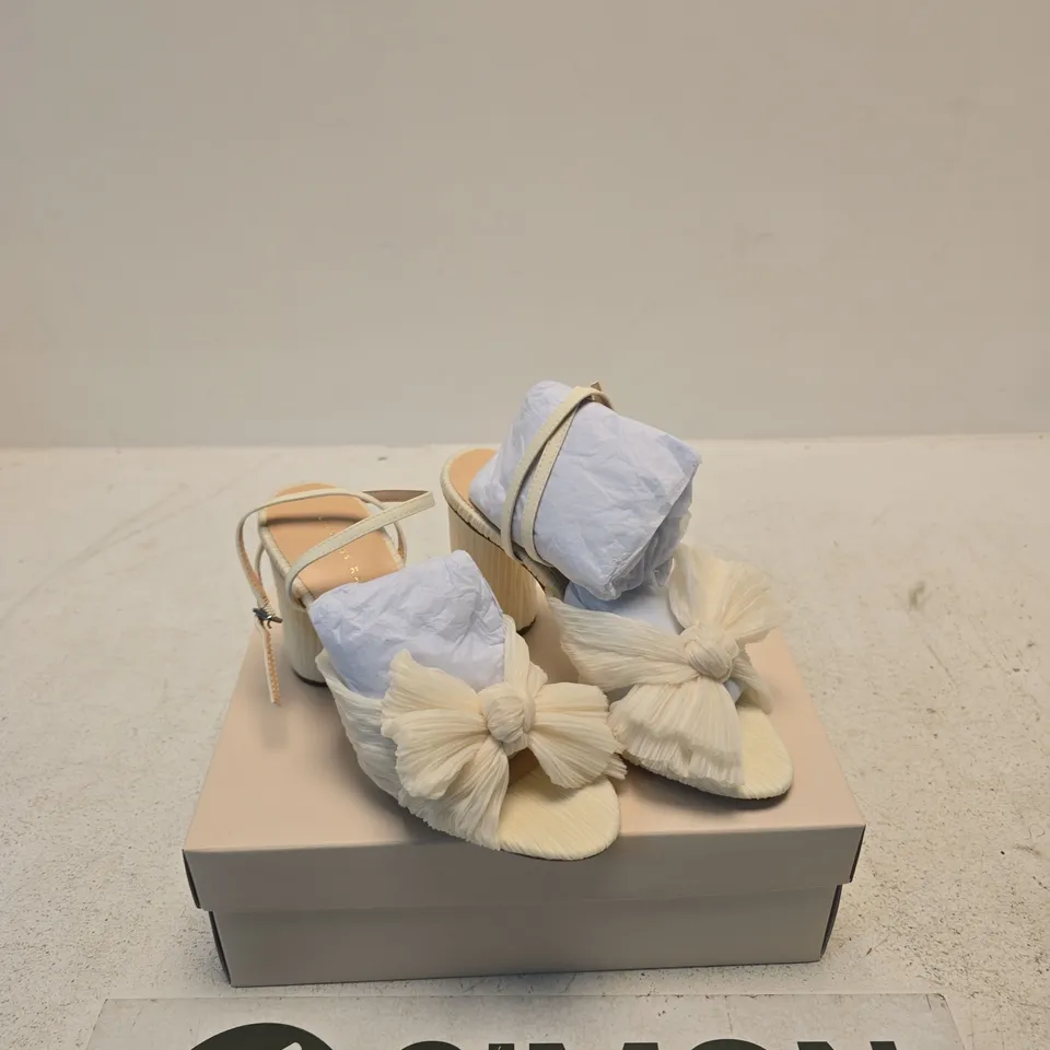 LOEFFLER RANDALL WOMEN’S SANDALS WITH BOW DETAIL – WHITE, HEELED (UK 7, B WIDTH) – BOXED