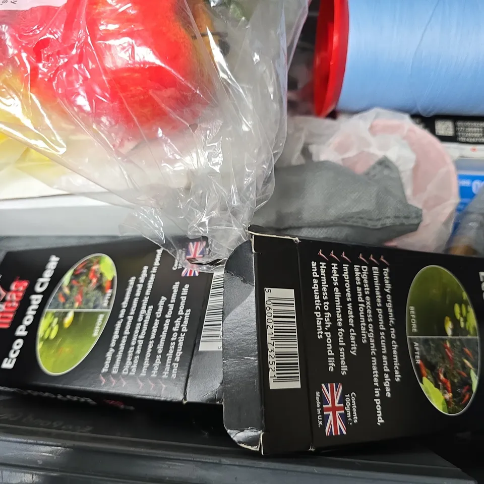 APPROXIMATELY 13 ASSORTED ITEMS TO INCLUDE - SAVAGE GEAR 4D TROUT RATTLE SHAD , ALVITA PRE-INJECTION SWABS  ETC