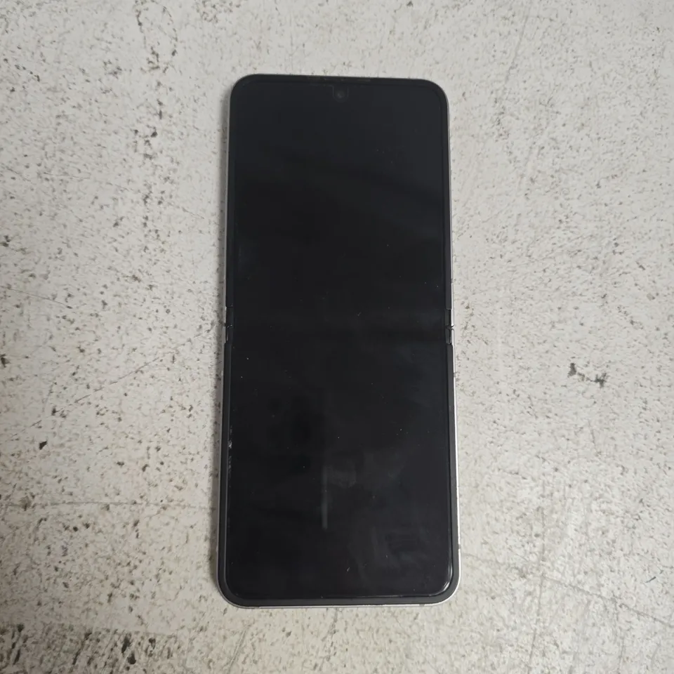 SAMSUNG FLIP 6 MOBILE SMARTPHONE