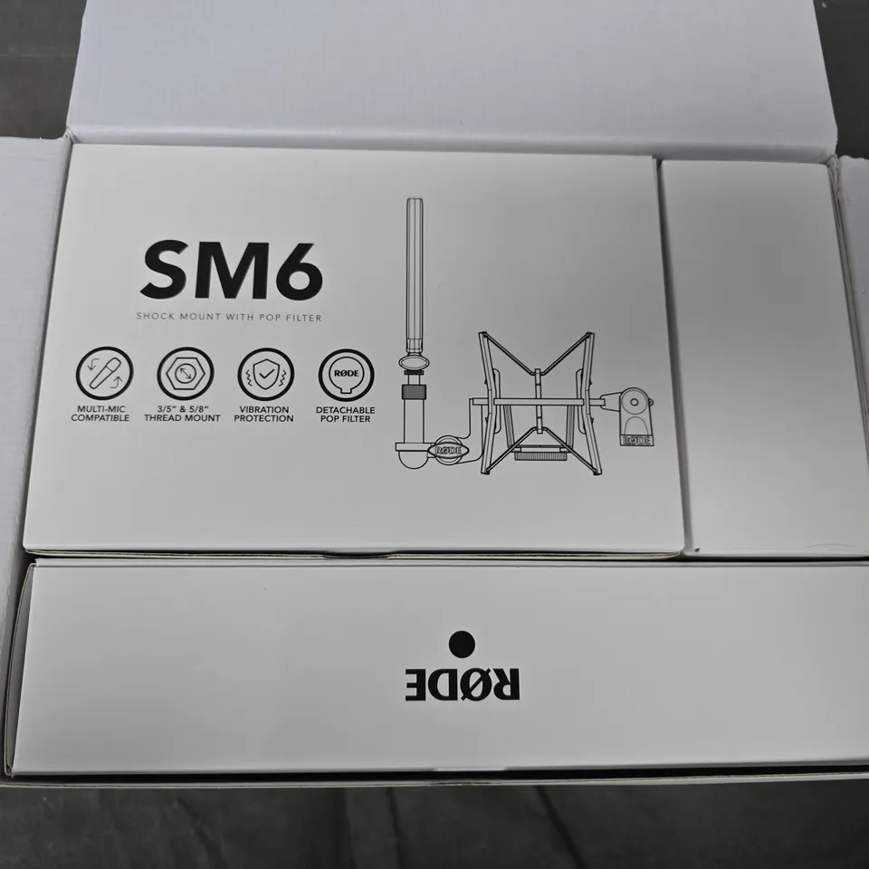 RØDE NT1 SIGNATURE SERIES BLACK MICROPHONE – BOXED WITH SM6 SHOCK MOUNT & POP FILTER