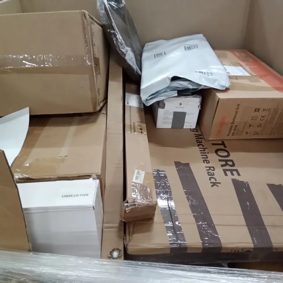 PALLET OF ASSORTED ITEMS INCLUDING AIR FRYER OVEN, XINSUNHO STEP LADDER, BUG ZAPPER, HIGH SPEED BLENDER, ACCSTORE WASHING MACHINE RACK, ACCSTORE DRYING RACK
