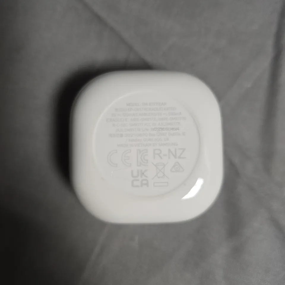 SAMSUNG GALAXY BUDS WIRELESS EARBUDS WITH CHARGING CASE SM-R177