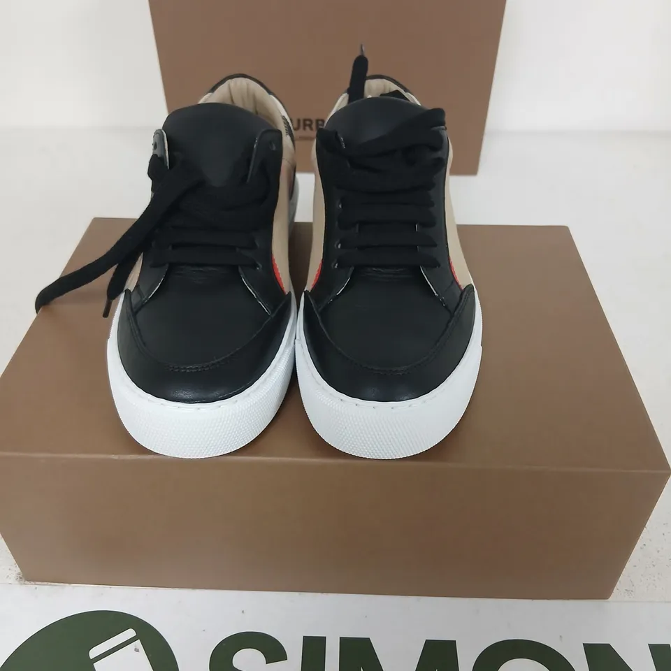 BURBERRY LOW TOP SNEAKER - UK 3 (EU 36), BLACK LEATHER WITH BEIGE BURBERRY CHECK