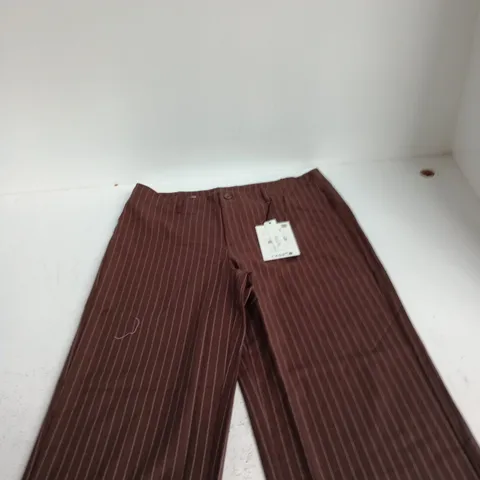 STRADIVARIUS PETITE SLIM STRAIGHT TROUSERS – UK 14 – BROWN PINSTRIPE