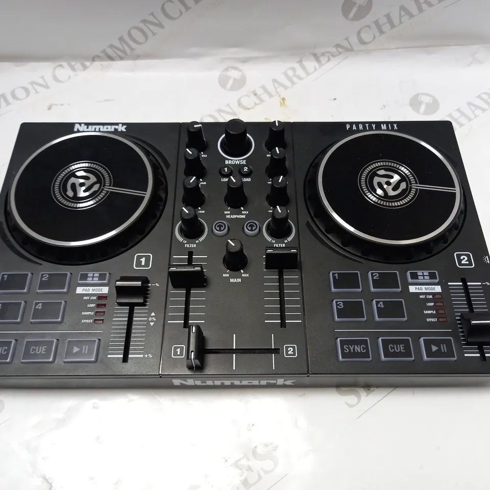NUMARK PARTY MIX II DJ CONTROLLER/DJ SET