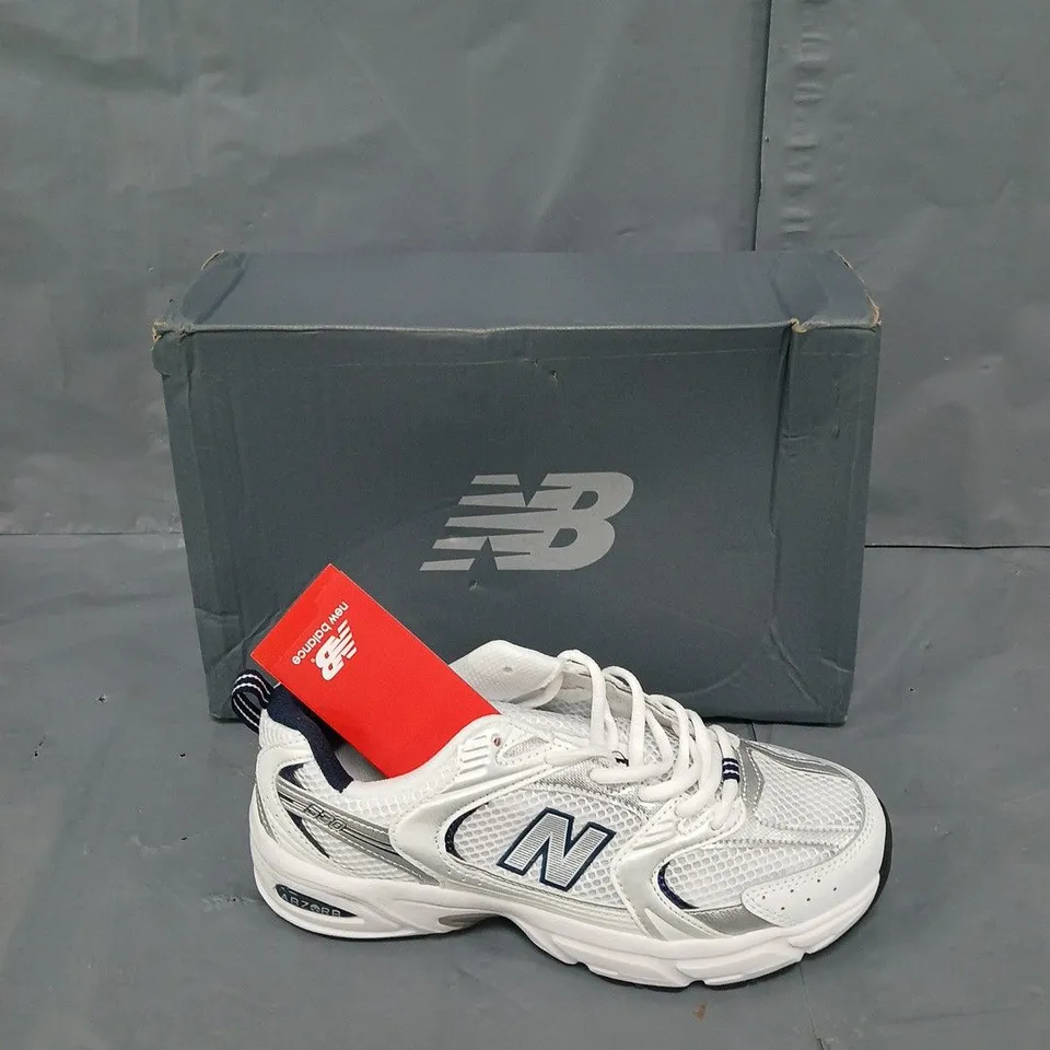 BOXED PAIR OF 530 RUNNING METALIC/NAVY UK 6