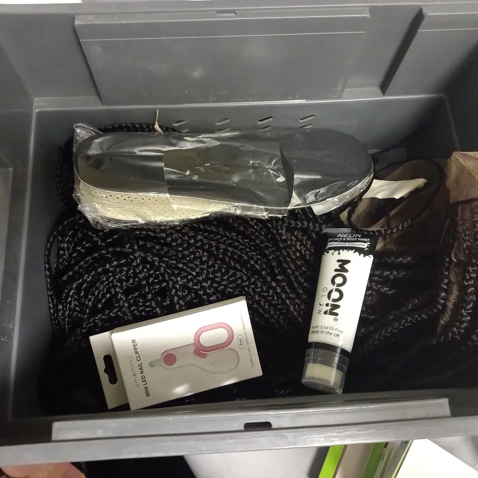 BOX OF APPROXIMATELY 20 COSMETIC ITEMS TO INCLUDE - HAIR ACCESSORIES - PASANTE CONDOMS REGULAR - SLEEP MASKS - ETC 