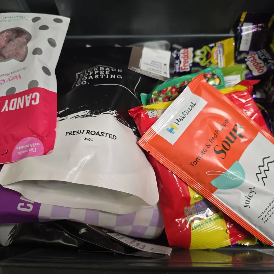 APPROXIMATELY 22 ASSORTED FOOD ITEMS TO INCLUDE - CANDY KITTENS SHOX GOURMET SOURS , M&MS MINIS , CADBURYS FRUIT & NUT BAR ETC