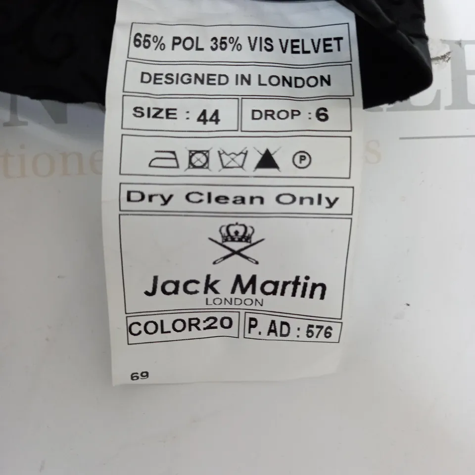 JACK MARTIN MATCHING BLAZER AND WAISTCOAT - SIZE 44, DROP 6. 