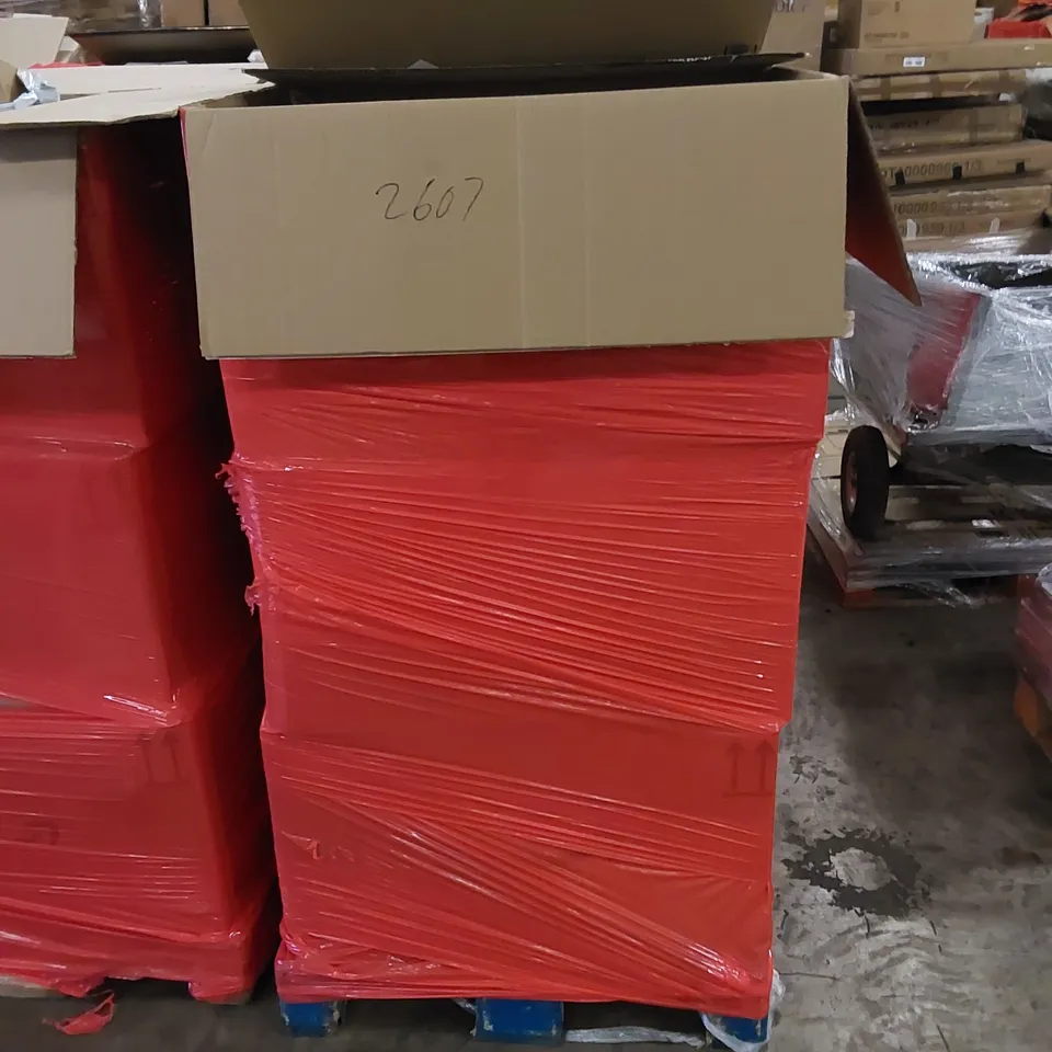 PALLET TO CONTAIN ASSORTED HOUSEHOLD ITEMS AND CONSUMER PRODUCTS. INCLUDING LUNCH BOXES, TOYS, COSTUME, AIR FRYER ACCESSORIES ETC