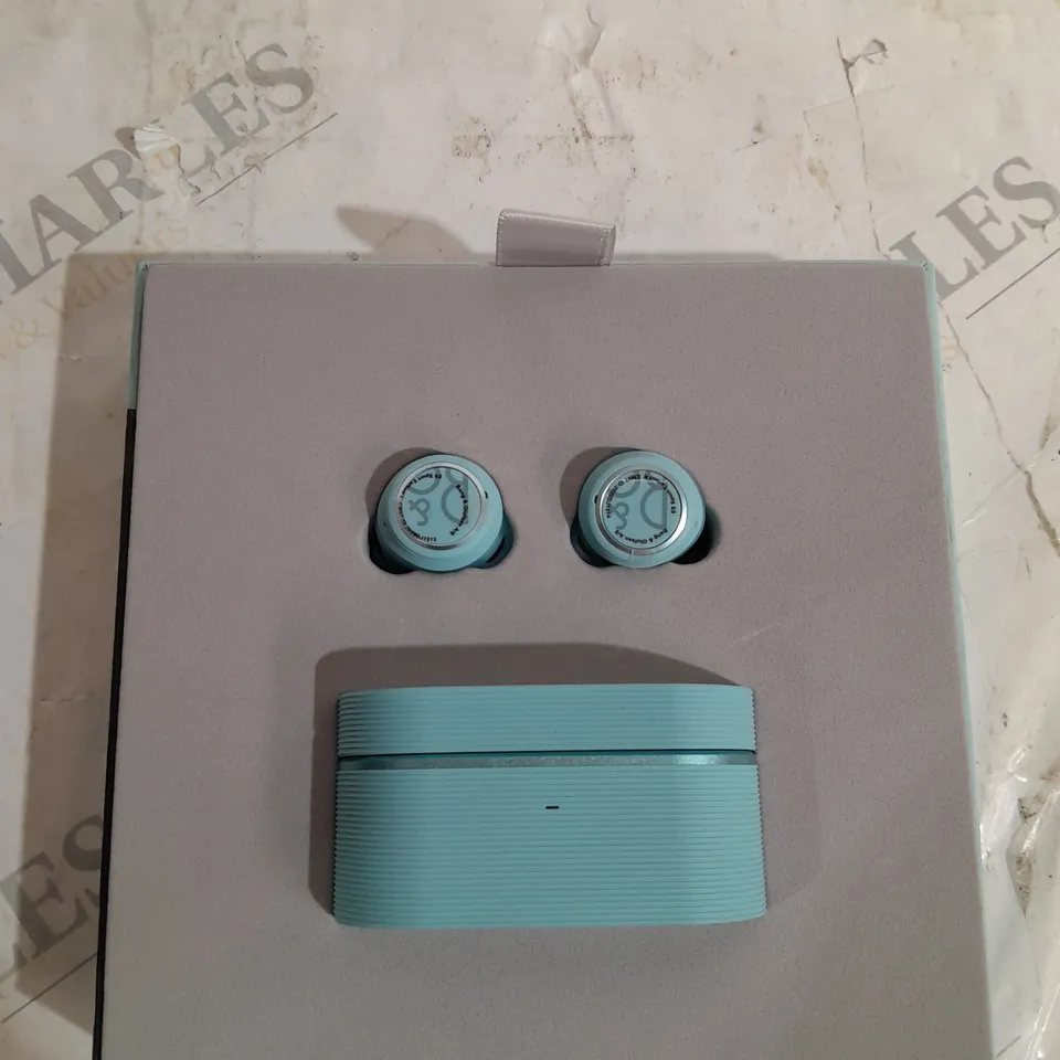 BOXED BANG & OLUFSEN BEOPLAY E8 SPORT TWS EARPHONES