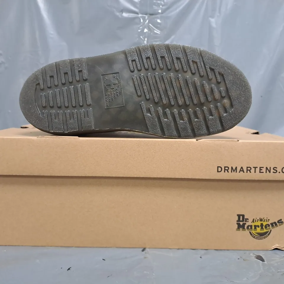 BOXED PAIR OF DR MARTENS CLARISSA II QUAD SANDALS IN BLACK SIZE UK 6