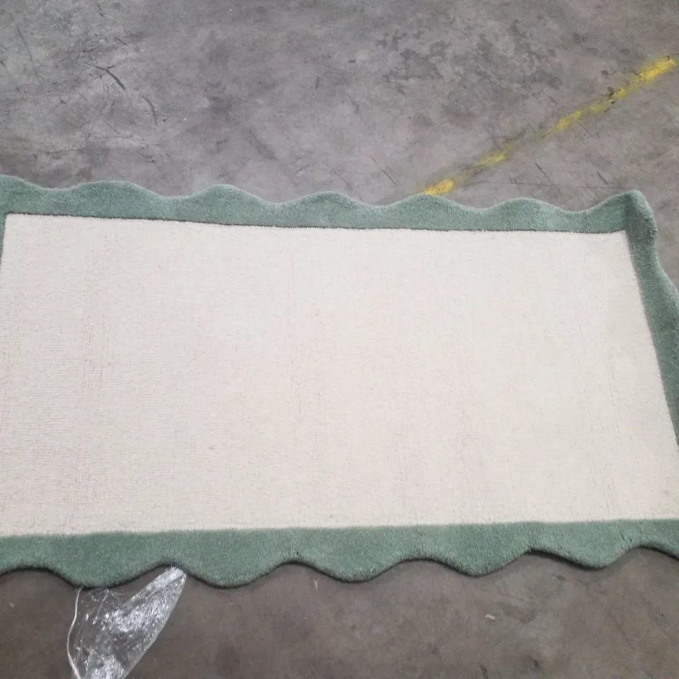 QUALITY DESIGNER AREA RUG - APPROXIMATELY 144X80CM