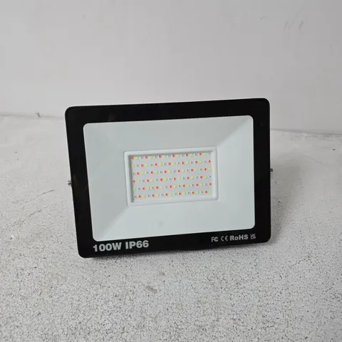 LED FLOOD LIGHT 100W IP66 WITH MOUNTING BRACKET