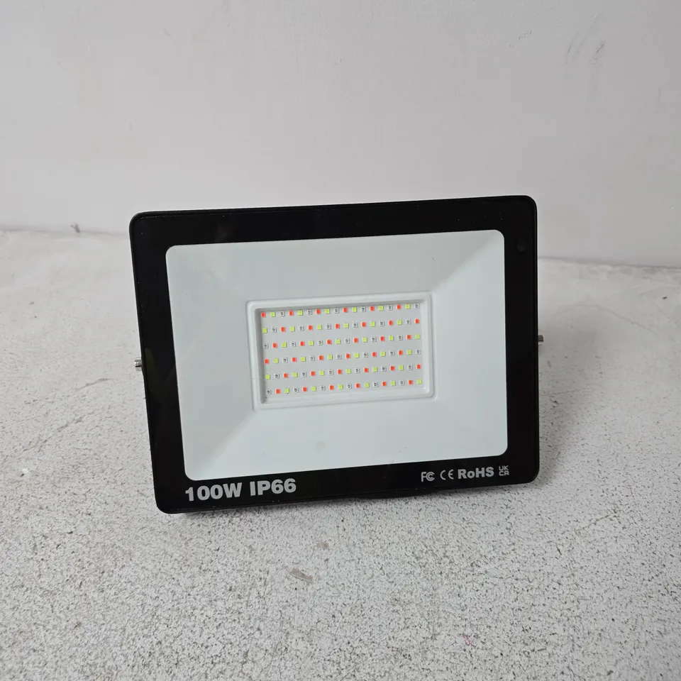 LED FLOOD LIGHT 100W IP66 WITH MOUNTING BRACKET