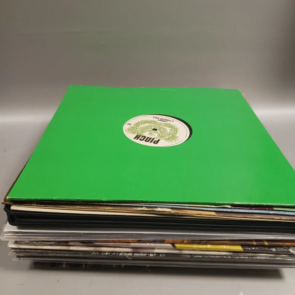 APPROXIMATELY 15 ASSORTED VINYLS TO INCLUDE CHARLEY PRIDE, DEAF HAVANA, MATRACA BERG ETC