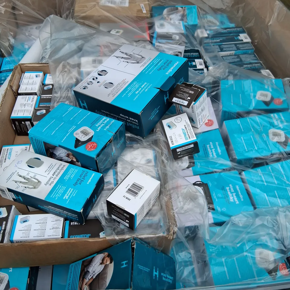 PALLET OF APPROXIMATELY 130 ASSORTED HOMEDICS PRODUCTS TO INCKUDE; OXYWATCH, AUTOMATIC ARM BLOOD PRESSURE MONITOR, MODULAR COMPRESSION SYSTEM KNEE WRAP AND MODULAR COMPRESSION UNIVERSAL COBTROLLER